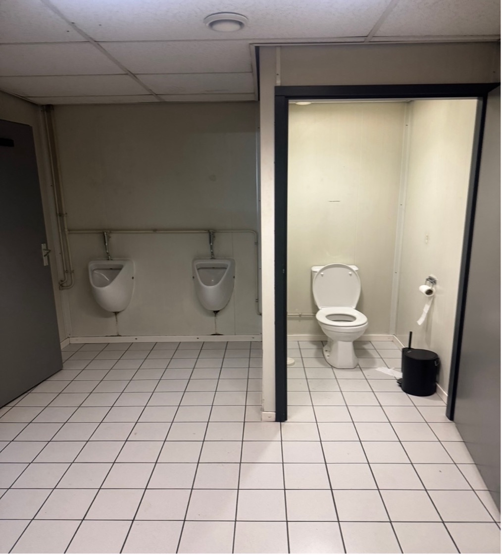Renovatie toilet ruimte, Alblasserdam. Vooraf