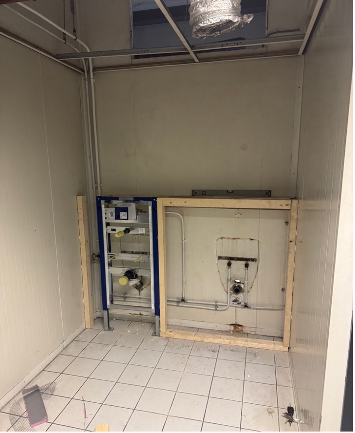 Renovatie toilet ruimte, Alblasserdam. Achter al het mooie